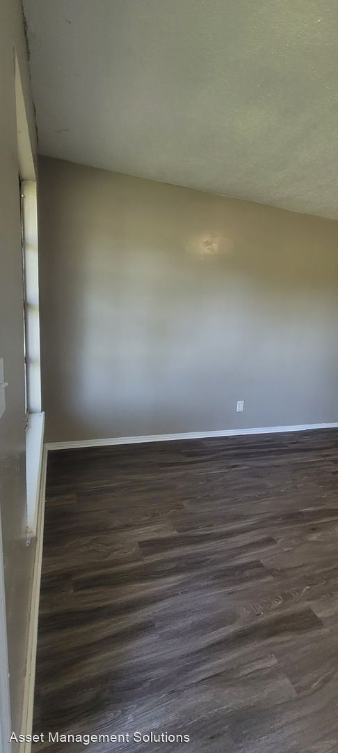 Foto del edificio - 5 br, 1 bath House - 4908 S Shallow Brook Dr.