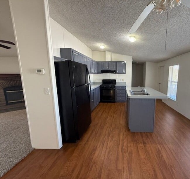 Foto del edificio - 3 Bedroom 2 Bath home contact Property Pros Property Management