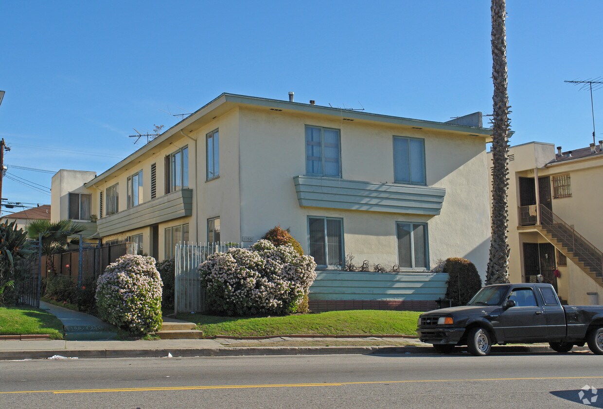 Building Photo - 1150 S Fairfax Ave