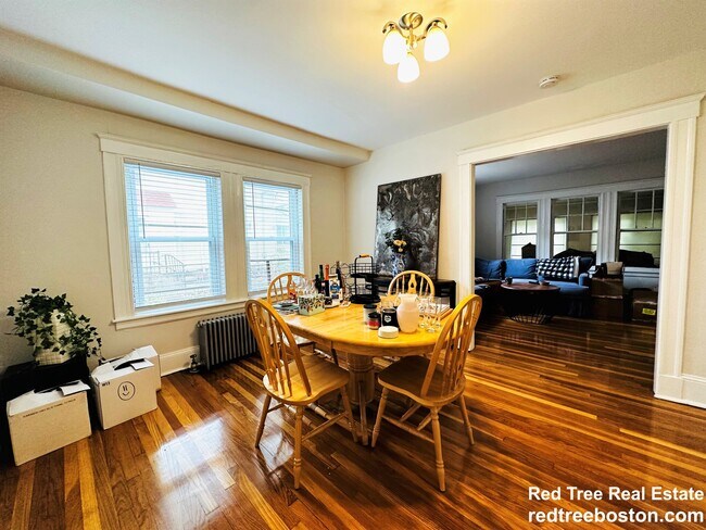 Building Photo - 19 Larose Plz