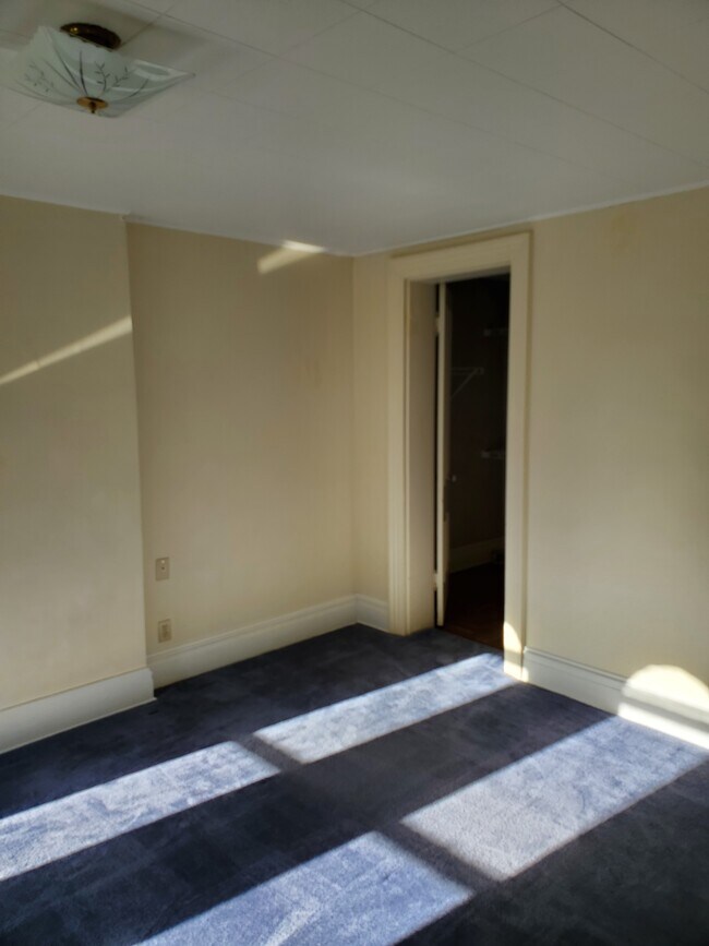Building Photo - 111 Kirtley Strasse