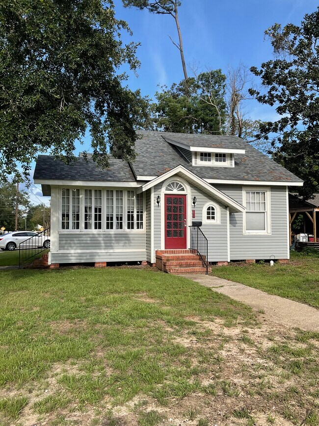 201 S General Pershing St, Hammond, LA 70403 House for Rent in