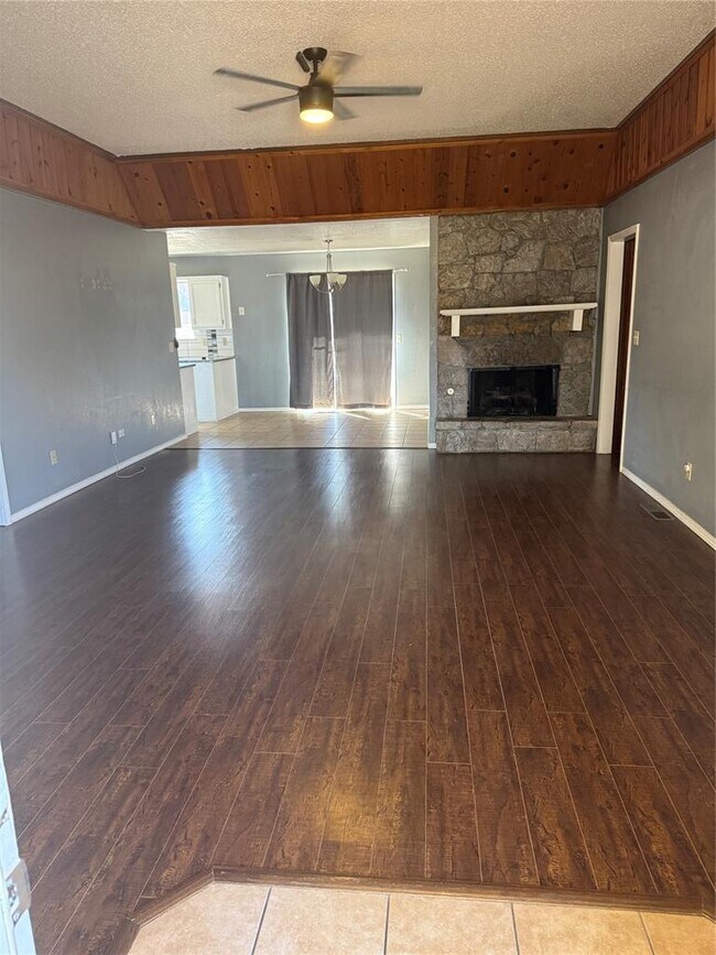 Building Photo - 8617 N Eagle Ln
