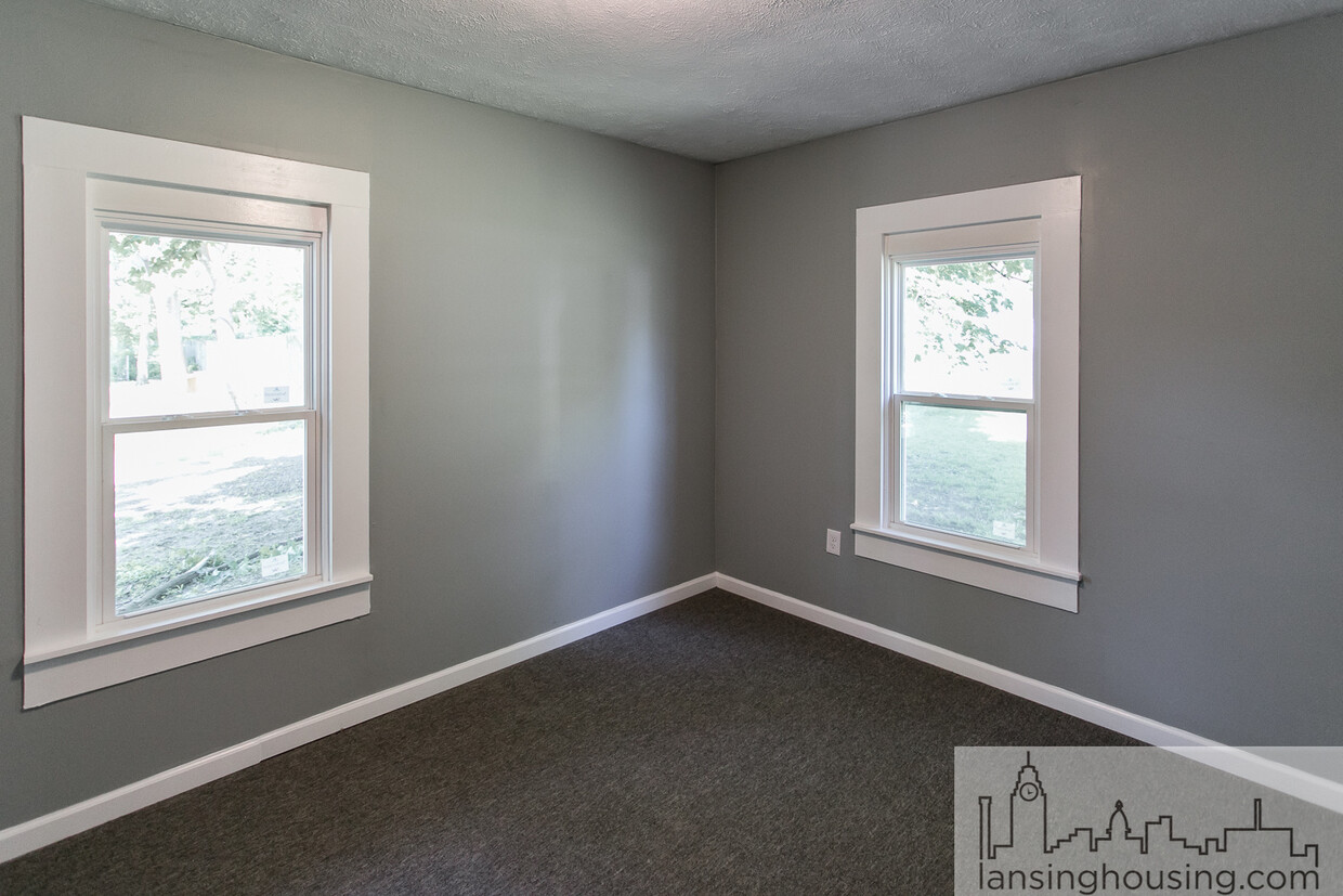 Primary Photo - 1011 N Pine St