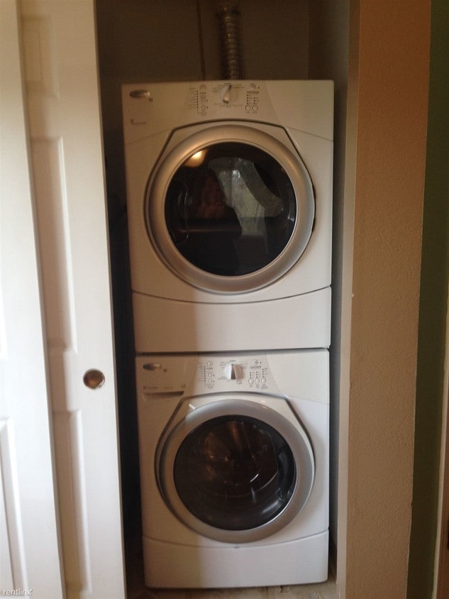 Primary Photo - 1 br, 1 bath Condo - 882 S Reed Court