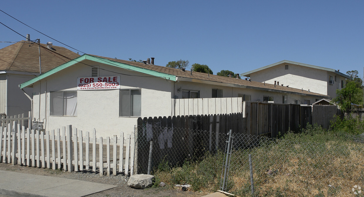 Foto del edificio - 14 Mountain View Ave