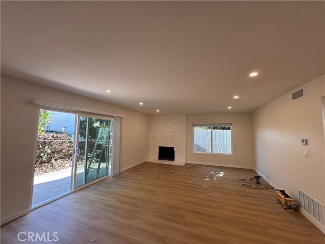 Foto del edificio - 1164 Raymond Ave