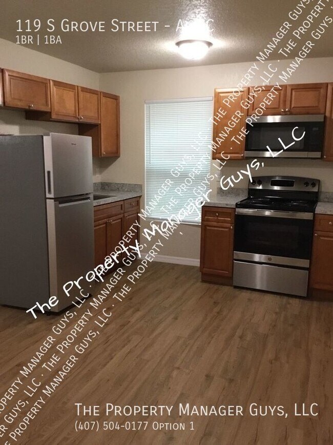 Building Photo - *APPLICATION PENDING* - 1/1 Studio Efficie...