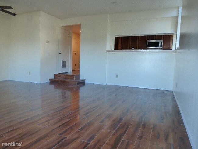 Building Photo - 2 br, 2 bath Condo - 7373 Old Redmond Rd