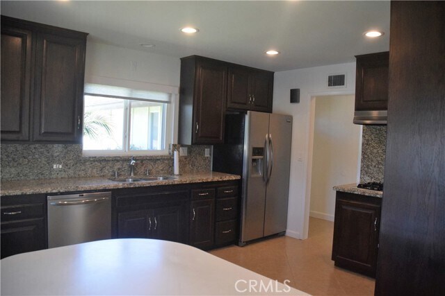 Foto del edificio - 6604 Dillman St