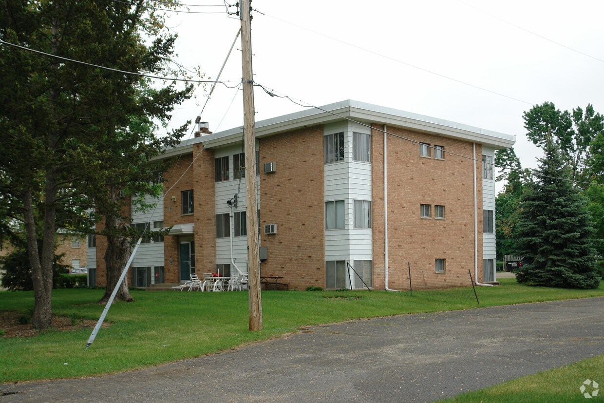 Building Photo - 9916 Nicollet Ave S