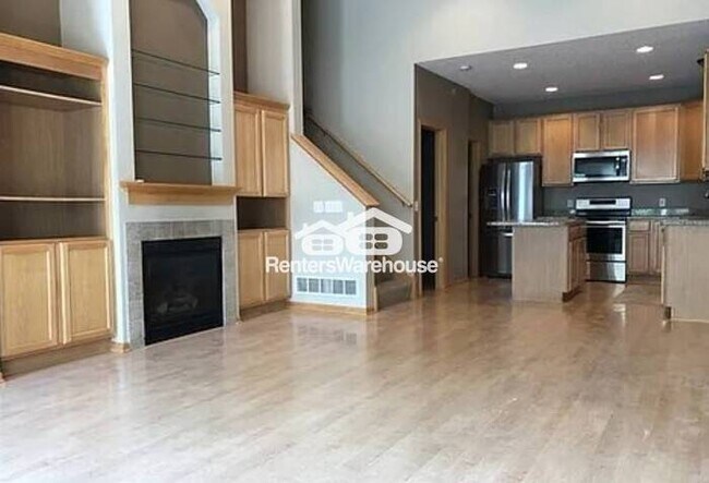 Foto del edificio - Available now is this fantastic 2 bedroom, 3.5 bath townhome in Plymouth