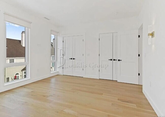Building Photo - 3 bedroom in NEW HAVEN CT 06513