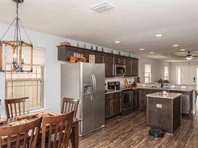 Building Photo - 452 Evening Falls Dr