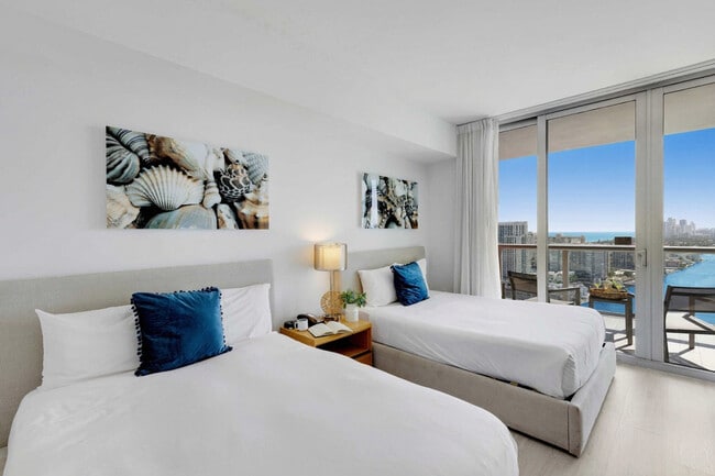 Foto del edificio - 2602 E Hallandale Beach Blvd