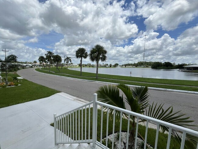 Foto del edificio - 736 Pirates Rest Rd