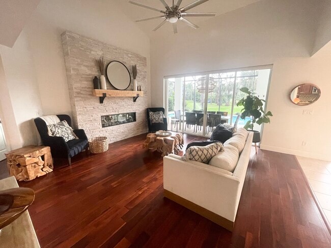 Building Photo - 6580 Chestnut Cir