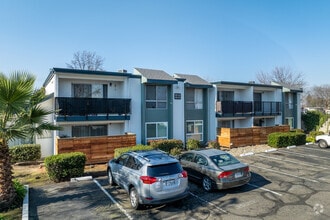 Building Photo - The Pointe On Bell