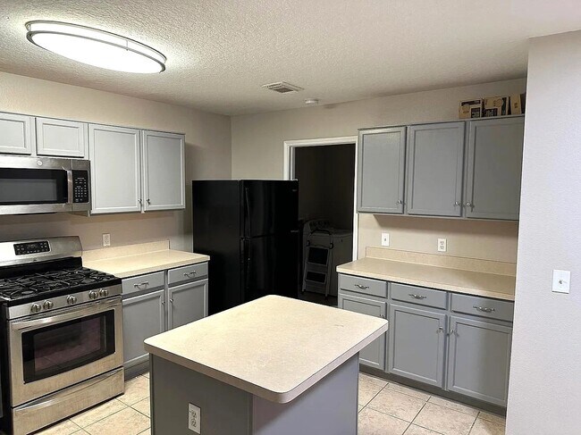 Foto del edificio - 4811 Pebble Bluff Ln