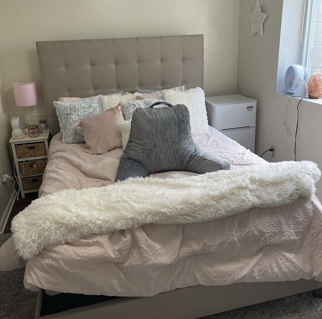 Room B - 428 Grove St