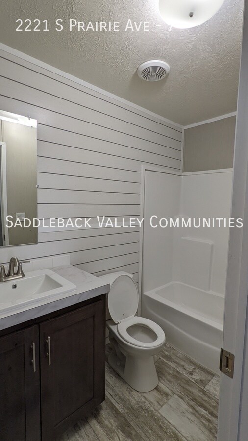 Foto del edificio - 2221 S Prairie Ave