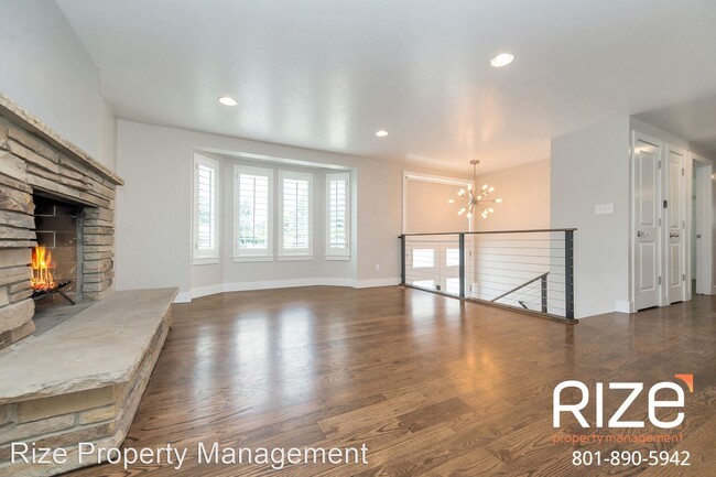 Building Photo - 5 br, 3 bath House - 2331 East Ellisonwood...
