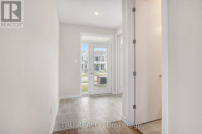 Building Photo - 531 Oldenburg Ave