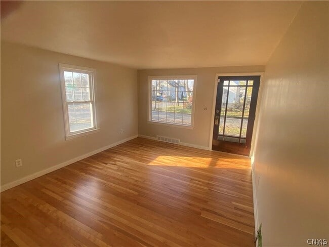 Building Photo - 106 Hazelhurst Ave