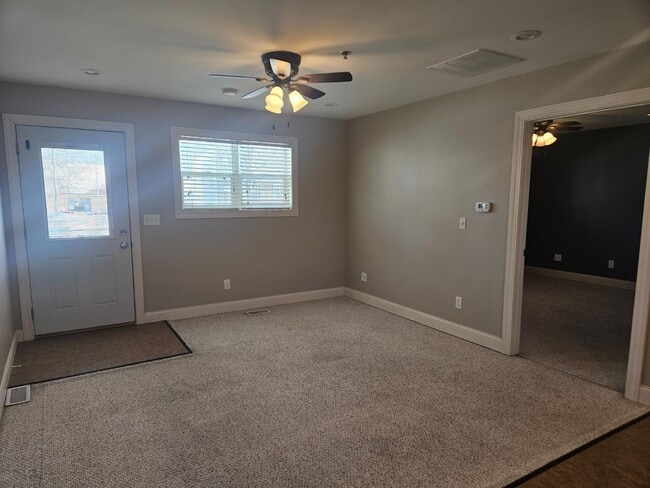 Building Photo - 728 W Calhoun St