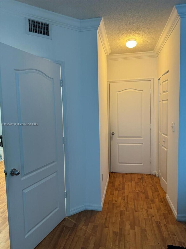 Foto del edificio - 5085 NW 7th St