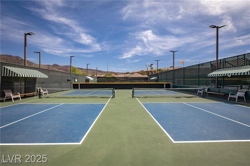 Foto del edificio - 1510 Fieldbrook St