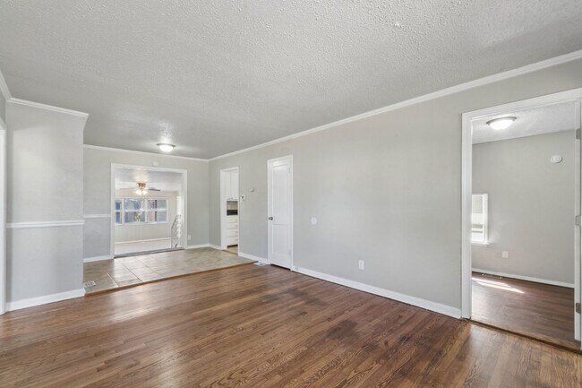 Foto del edificio - 224 E Myrtle Ln