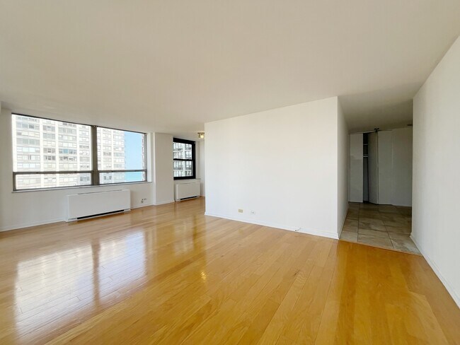 Foto del edificio - 5701 N Sheridan Rd