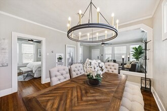 Building Photo - 3828 Seawall Blvd