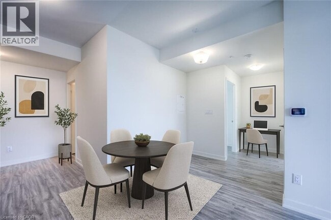 Building Photo - 128 King St N