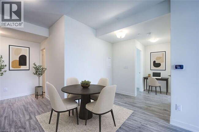 Photo du bâtiment - 128 King St N