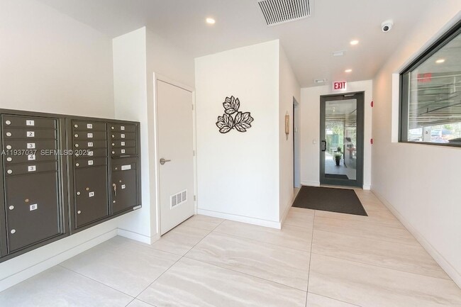 Foto del edificio - 1950 Fletcher St