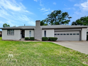 Building Photo - 5408 Mack Rd