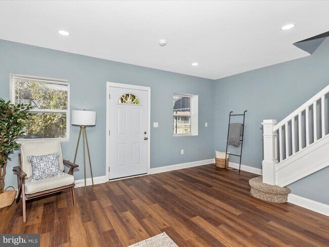 Foto del edificio - 5443 Jonquil Ave