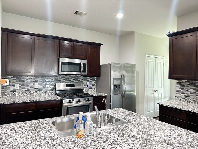 Foto del edificio - 1807 Brady Shores Dr