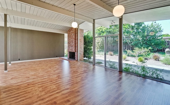 Building Photo - Wonderful Atrium Eichler in the Heart of Greenmeadow
