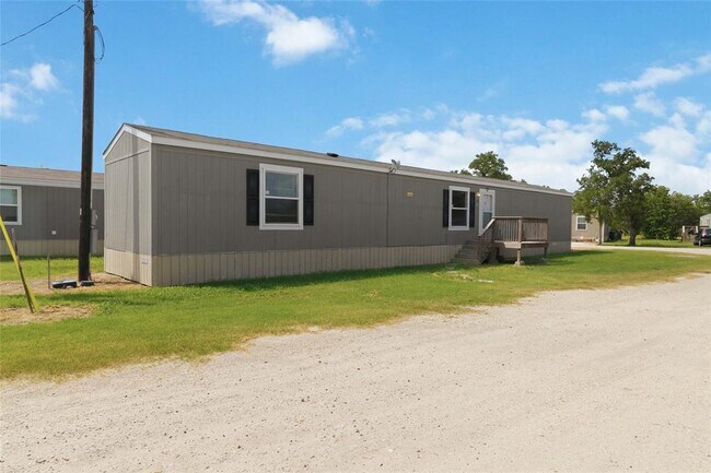 Building Photo - 5670 E Austin St