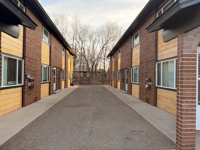 Building Photo - Affordable living near Mcintosh Lake