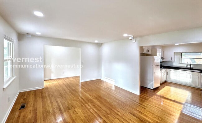 Building Photo - 7339 Brookside Dr