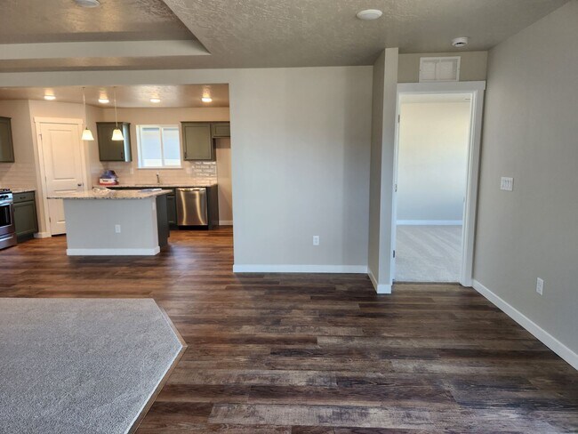 Foto del edificio - Beautiful 3 bed 2 bath home in Nampa just off Ustick and Midland Blvd