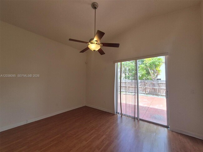 Building Photo - 5033 SW 134th Ave