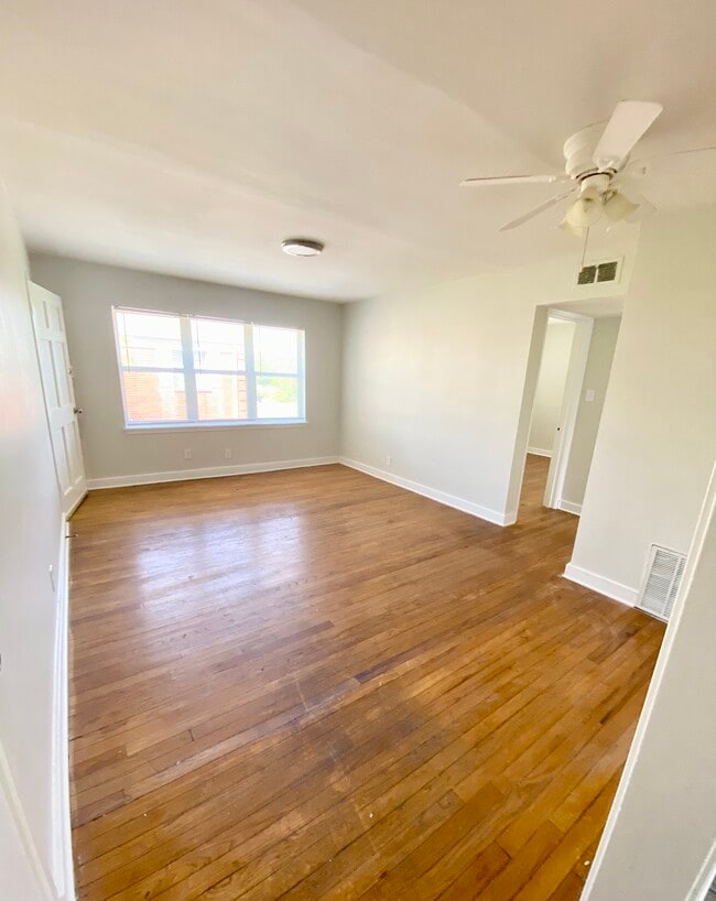 Building Photo - 1445 Nightingale Rd