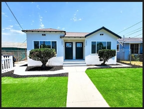 Building Photo - 200 N Willow Ave