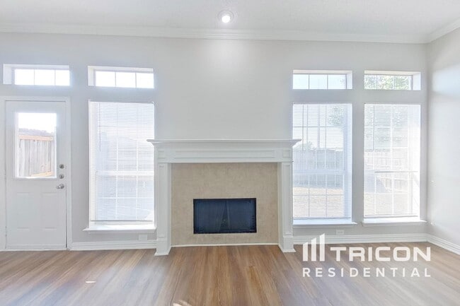 Building Photo - 1362 Meadow Creek Dr