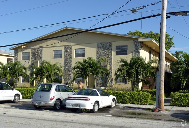 Building Photo - Palm Springs Apartments